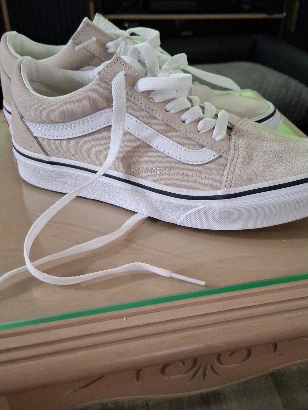 Vans Low-Top Sneakers in Beige and White
